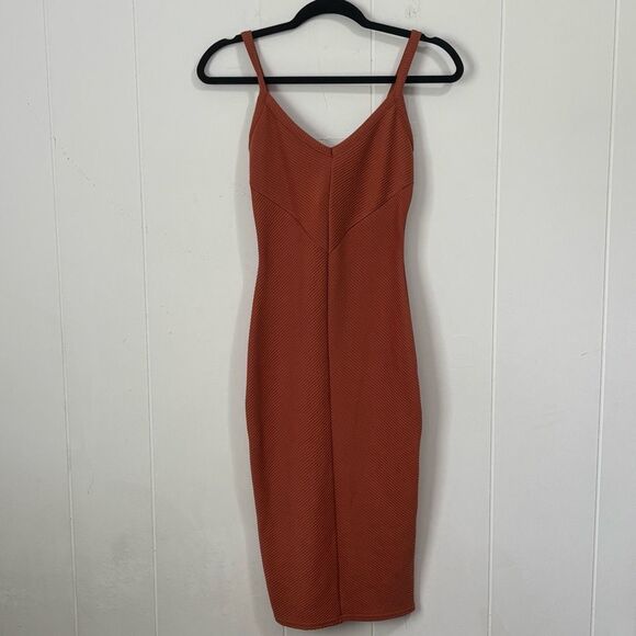 Femme Luxe Burnt Orange Ribbed Bodycon Dress NWT size 6 - Picture 1 of 5